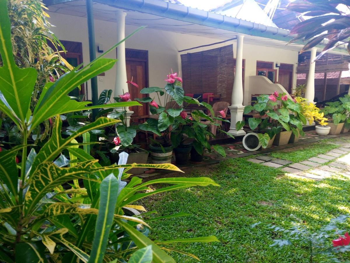 Sansala Guesthouse & Restaurant Tangalle Exterior foto