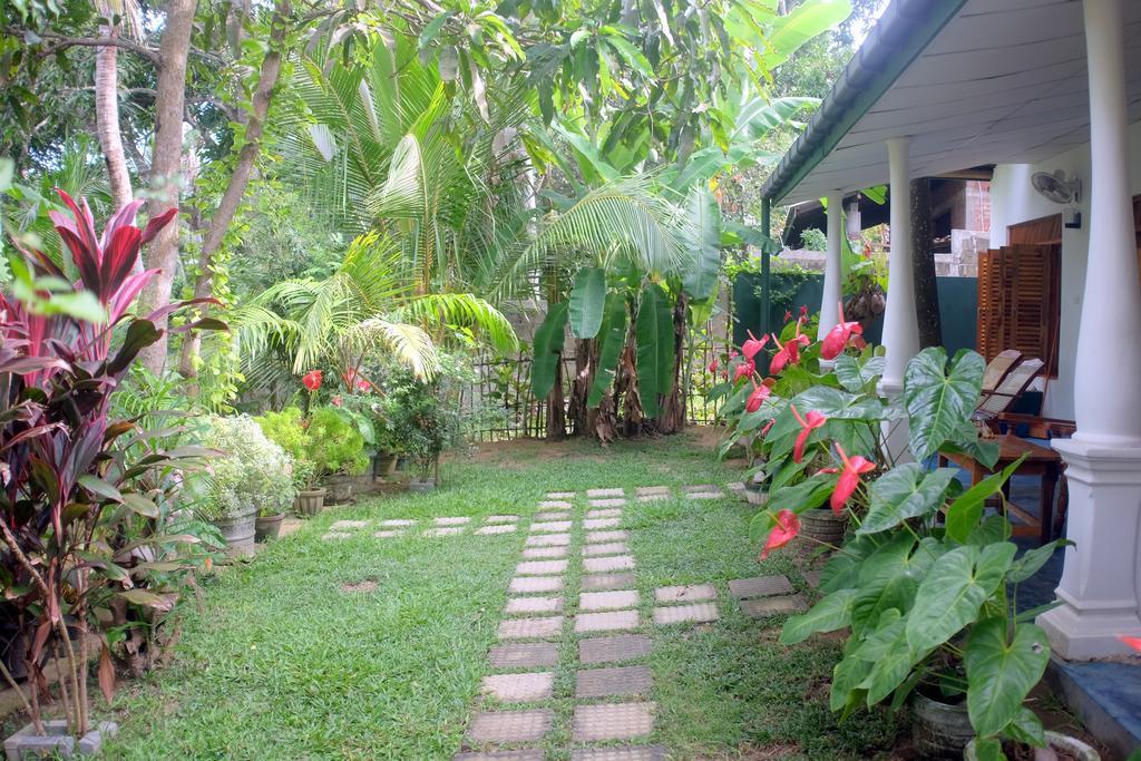 Sansala Guesthouse & Restaurant Tangalle Exterior foto